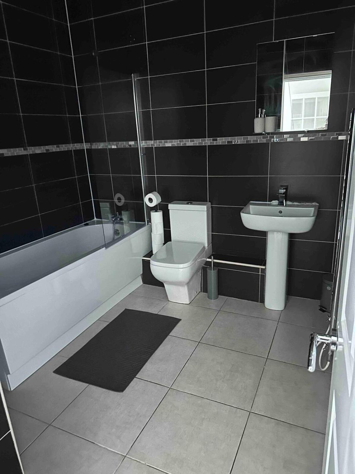 Apartment Modern Apartment, 1km From City! Newcastle upon Tyne
