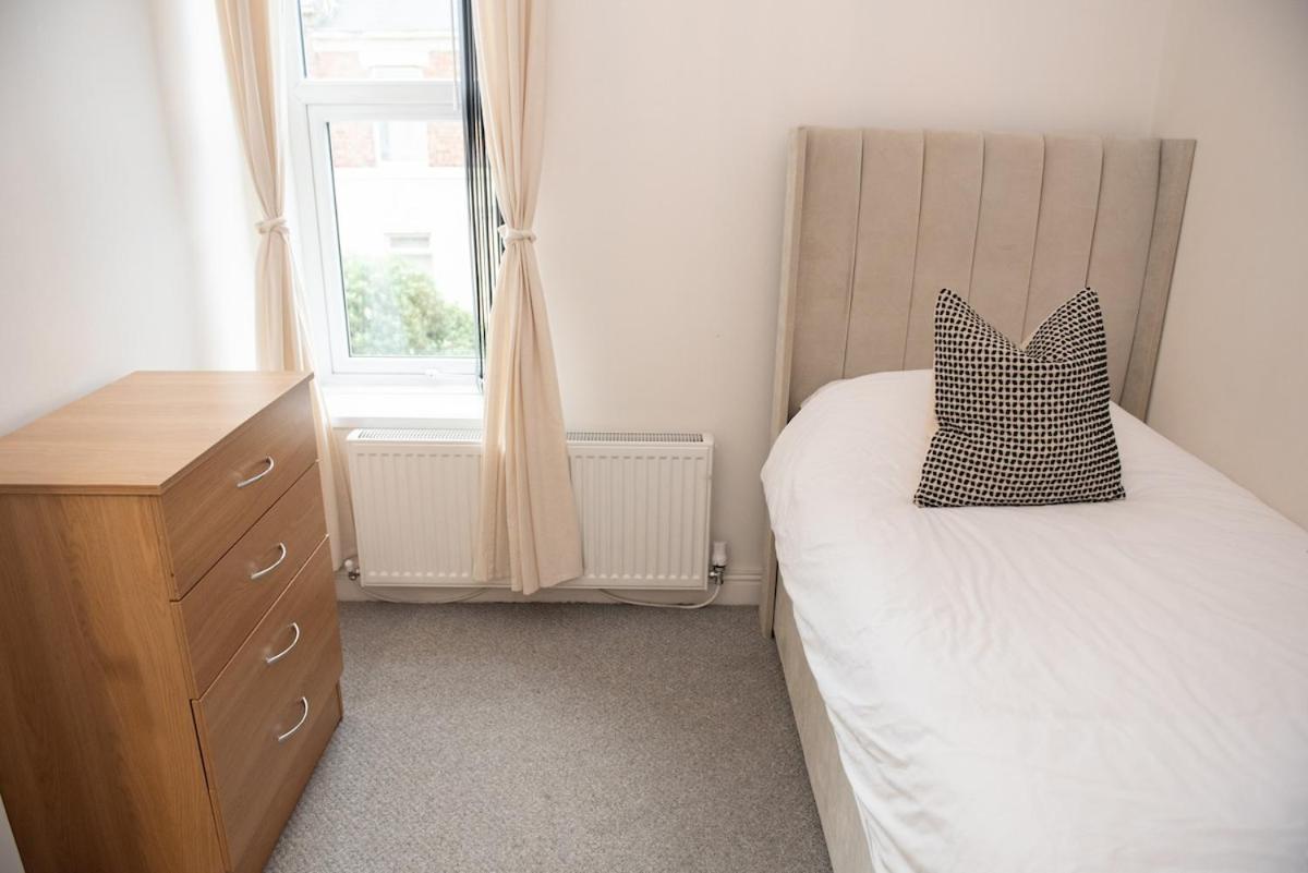 Modern Apartment, 1km From City! Apartment *